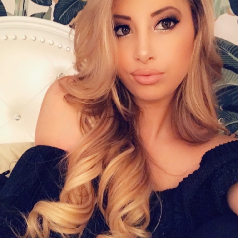 Meet your Posher, Dayna